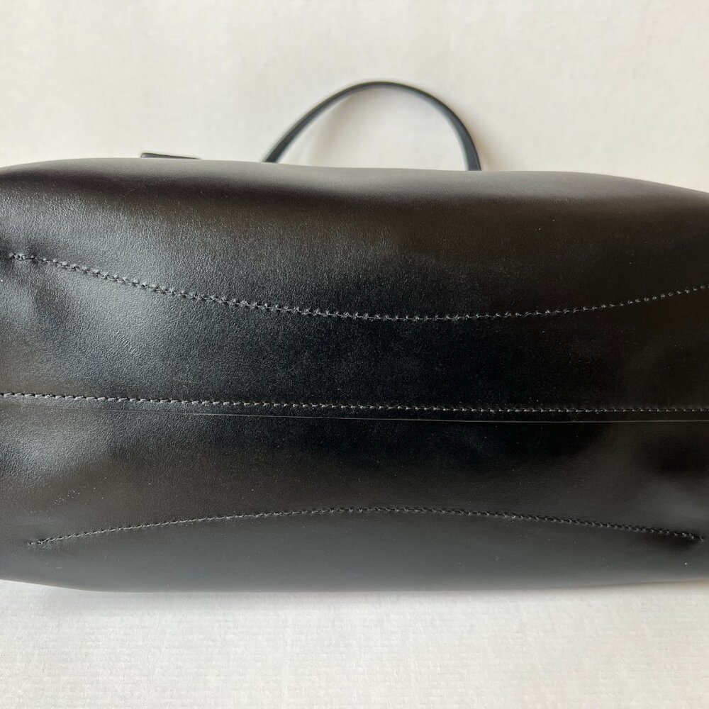 Chloe C Zipped Tote Black Leather Bag - Picture 4 of 14